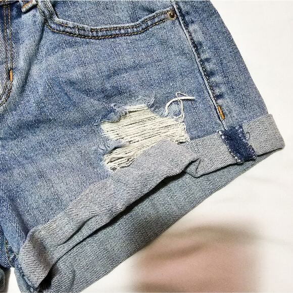 FREE with bundle! Old Navy medium wash distressed Boyfriend cuffed jean shorts - Picture 5 of 11